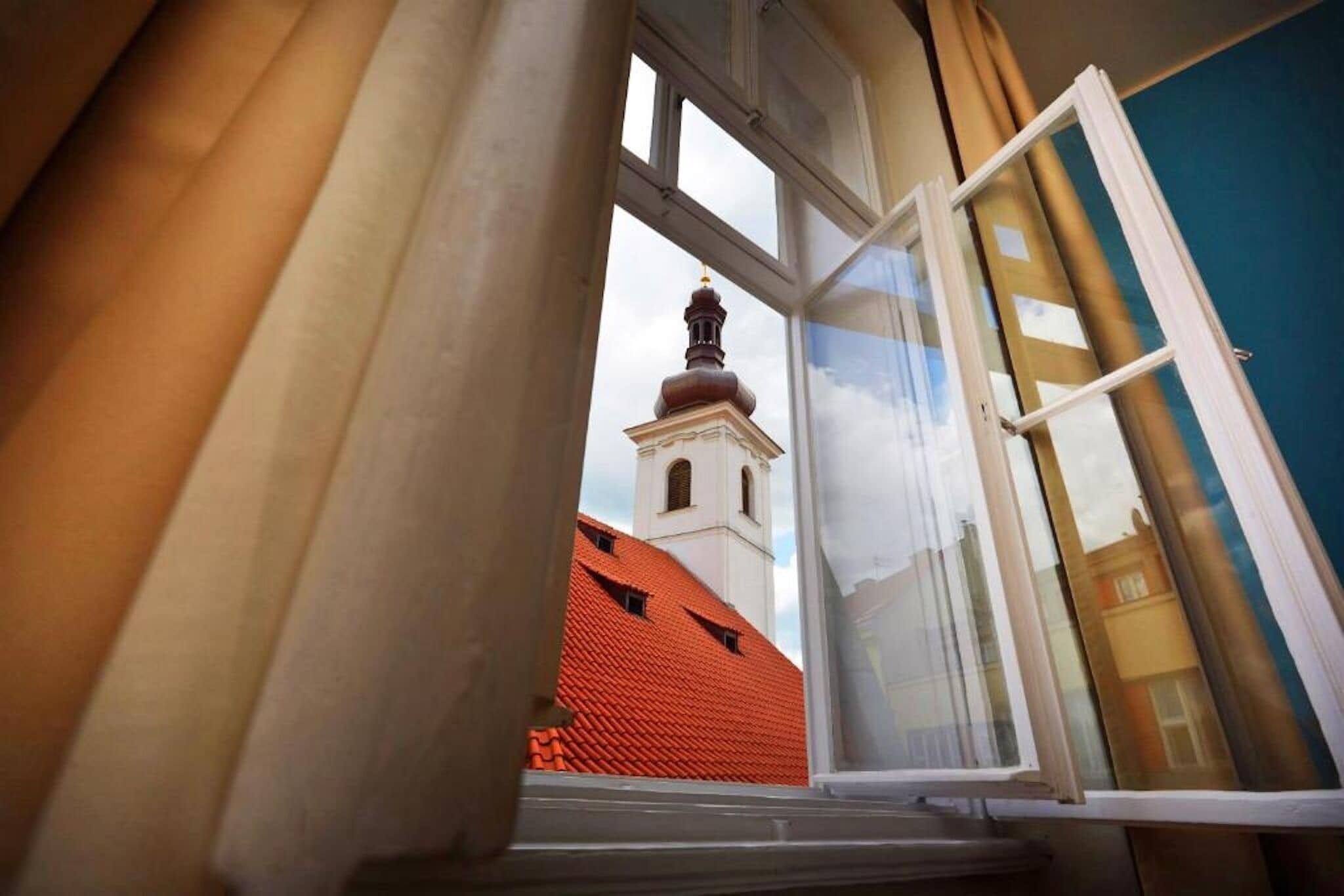 Kahden hengen classic-huone (yksi tai kaksi sänkyä) | Minibaari, tallelokero huoneessa, työpöytä