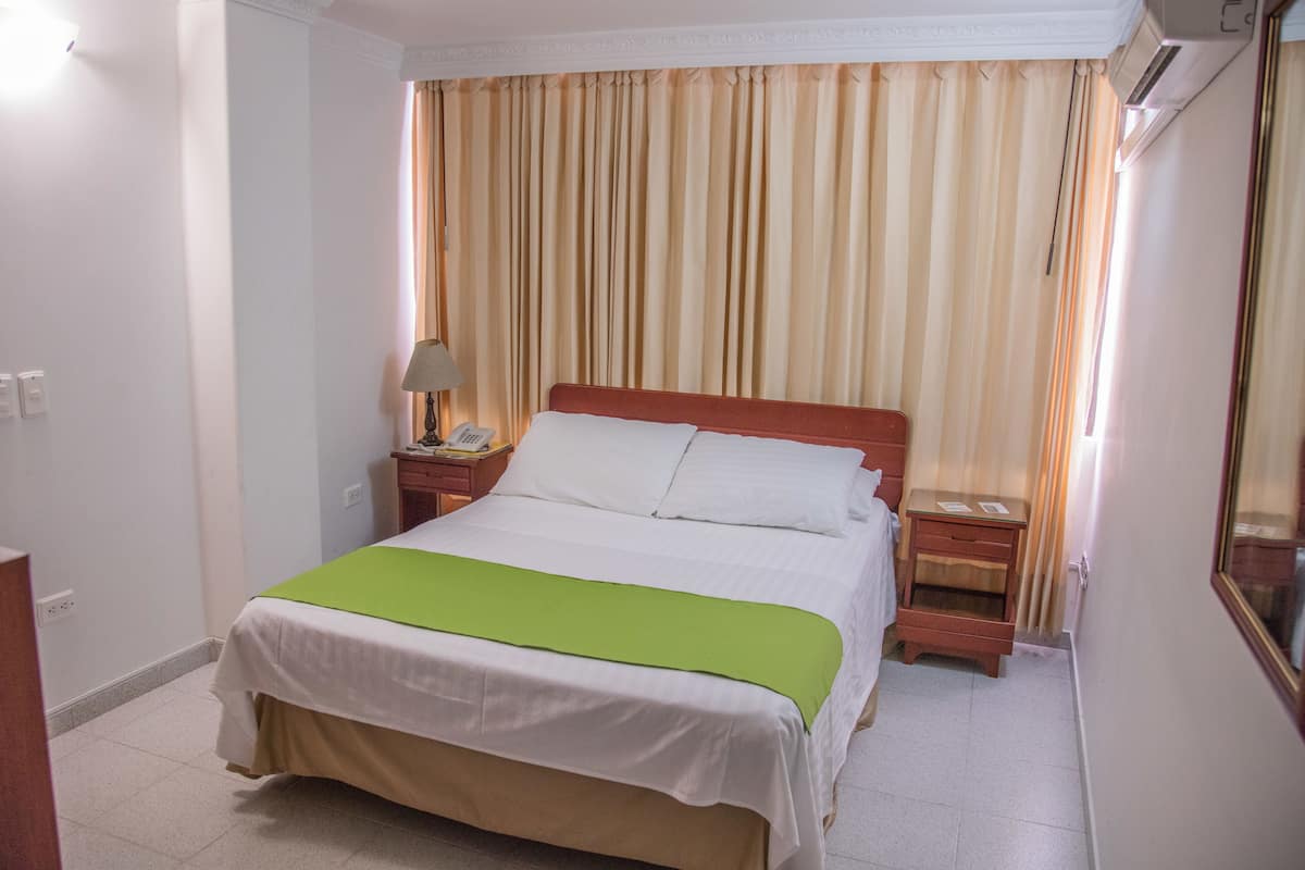 Double Room | Minibar, in-room safe, WiFi (free)