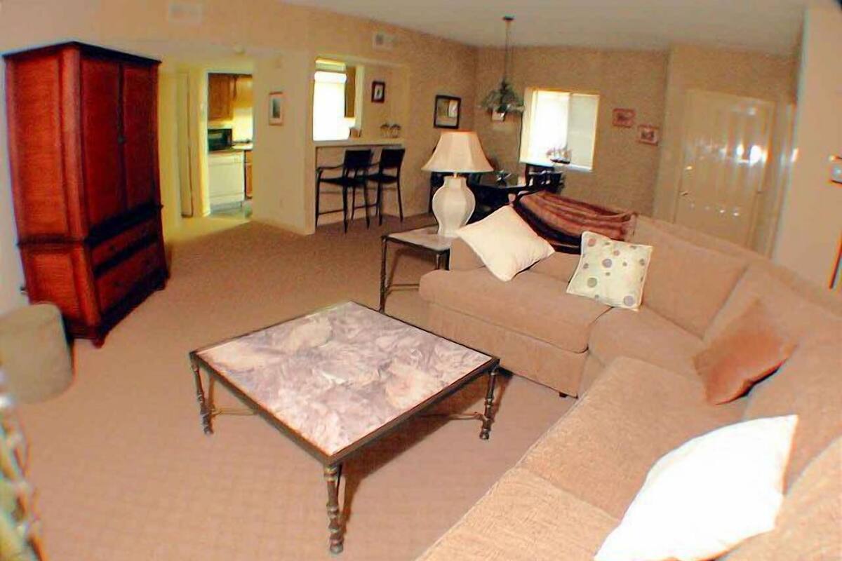 Condo, 2 Bedrooms | Living room