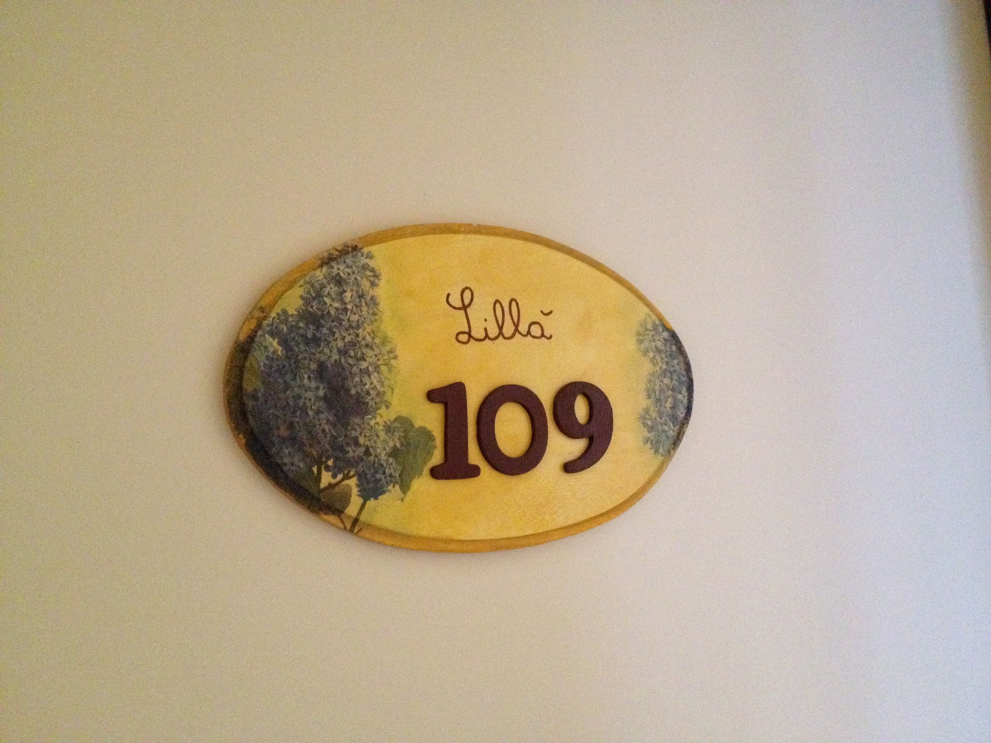 single room | frette italian sheets, premium bedding, free minibar items, in-room safe