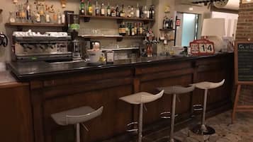 Bar (in der Unterkunft)