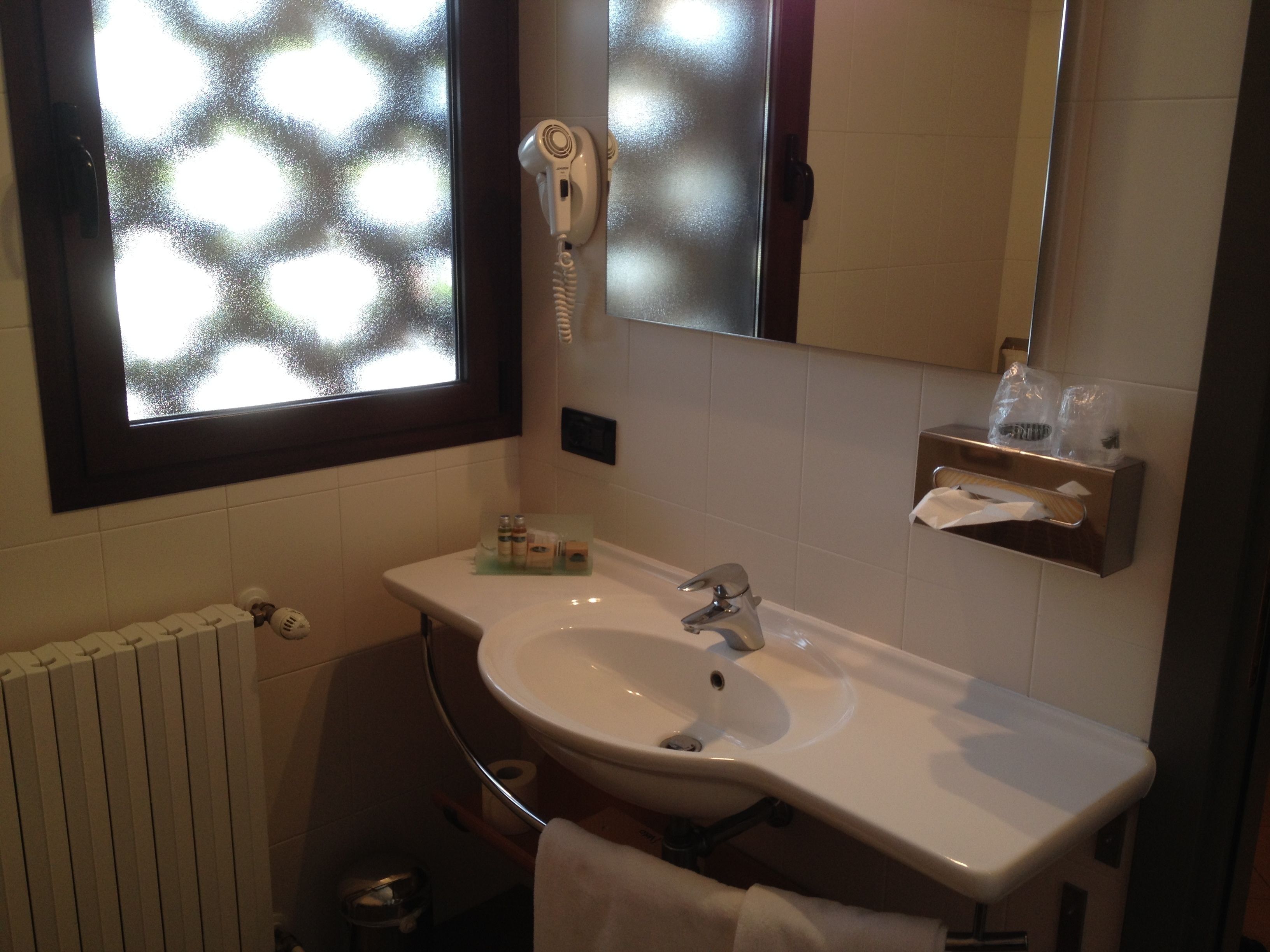 double room | bathroom sink