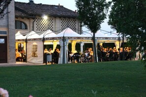 Breakfast, lunch, dinner served; local cuisine  - Ca' del Rio Resort (Formigine)