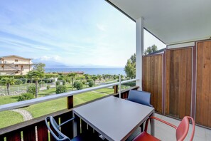 Tallelokero huoneessa, silitysrauta/-lauta, ilmainen Wi-Fi