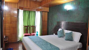 In-room safe, iron/ironing board, free WiFi, bed sheets