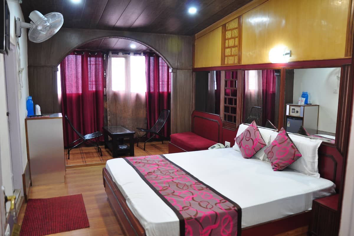 Room, Mountain View (Exotic) | In-room safe, iron/ironing board (on request), WiFi (free), bed sheets