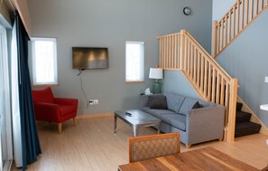 Cabin, 3 Bedrooms, Kitchen, Lake View | Living area