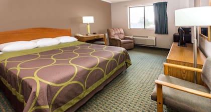 Super 8 by Wyndham St. Charles