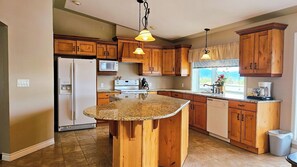 Penthouse de lujo, varias camas, para no fumadores | Cocina privada | Microondas, parrilla de estufa, cafetera y tetera y tetera eléctrica