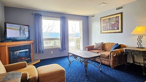 جناح ديلوكس - غرفة نوم واحدة - لغير المدخنين | أغطية فراش متميزة ومكتب ومساحة عمل للكمبيوتر المحمول وستائر تعتيم