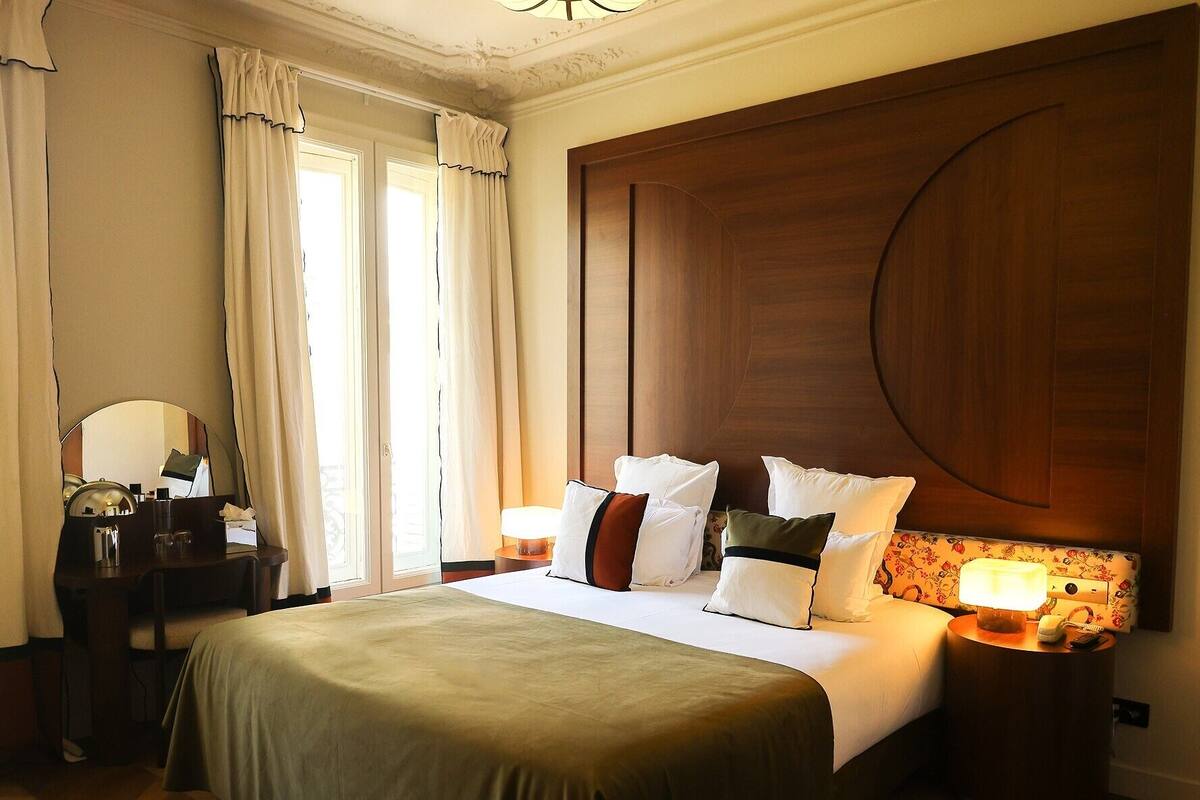 Deluxe Room, 1 Queen Bed, Air conditioning, City View | In-room safe, individually decorated, individually furnished, desk