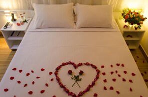Deluxe Room | Bathroom | Shower, free toiletries, hair dryer, towels - Porto da Serra Hotel (Gravata)