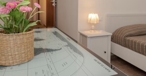 Individually furnished, desk, laptop workspace, free WiFi