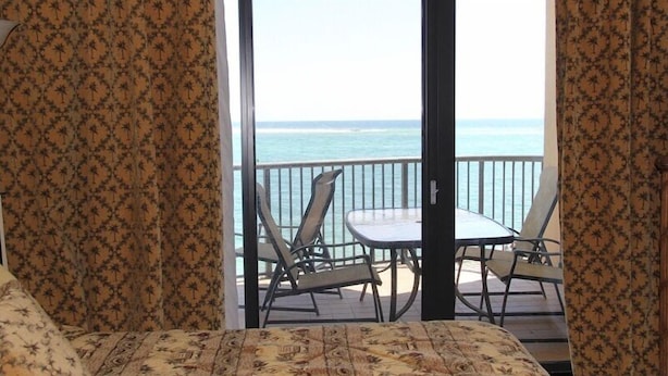 Standaard appartement, 3 slaapkamers, keuken, uitzicht op het strand (205) | Uitzicht vanuit de kamer
