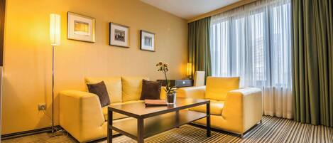 1 bedroom, minibar, in-room safe, desk