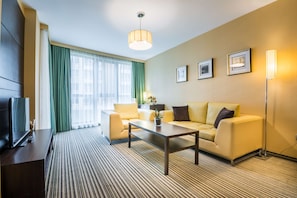 Minibar, in-room safe, desk, laptop workspace - Best Western Plus Olives City Hotel (Sofia)