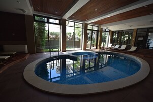 Indoor pool, pool loungers