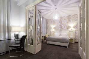 Comfort Double Room | Minibar, in-room safe, desk, free WiFi