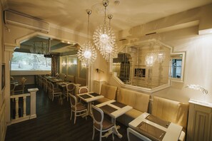 Banquet hall - Cherie Hotel Boutique & Restaurant (Bucharest)