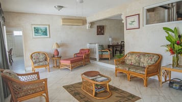 Télévision à écran plat de 42 pouces avec chaßnes par cùble