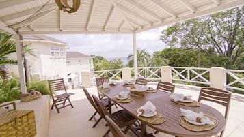 Exclusive Villa, 3 Bedrooms, Ensuite, Beach View | Beach/ocean view
