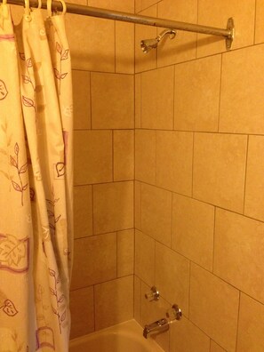 Ensemble douche/baignoire, baignoire relaxante profonde