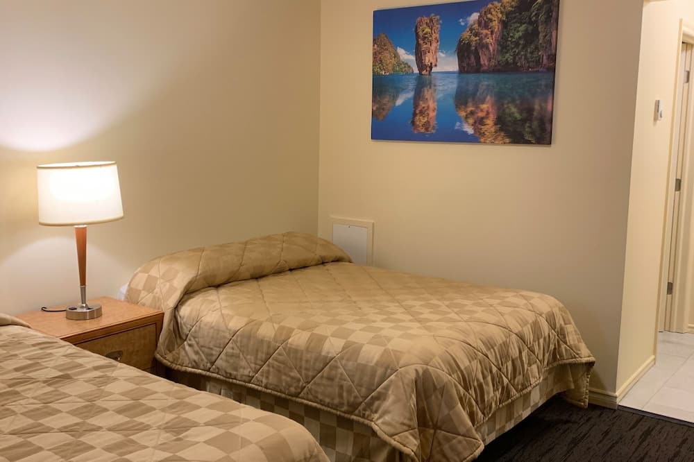 Traveller's Choice Motel