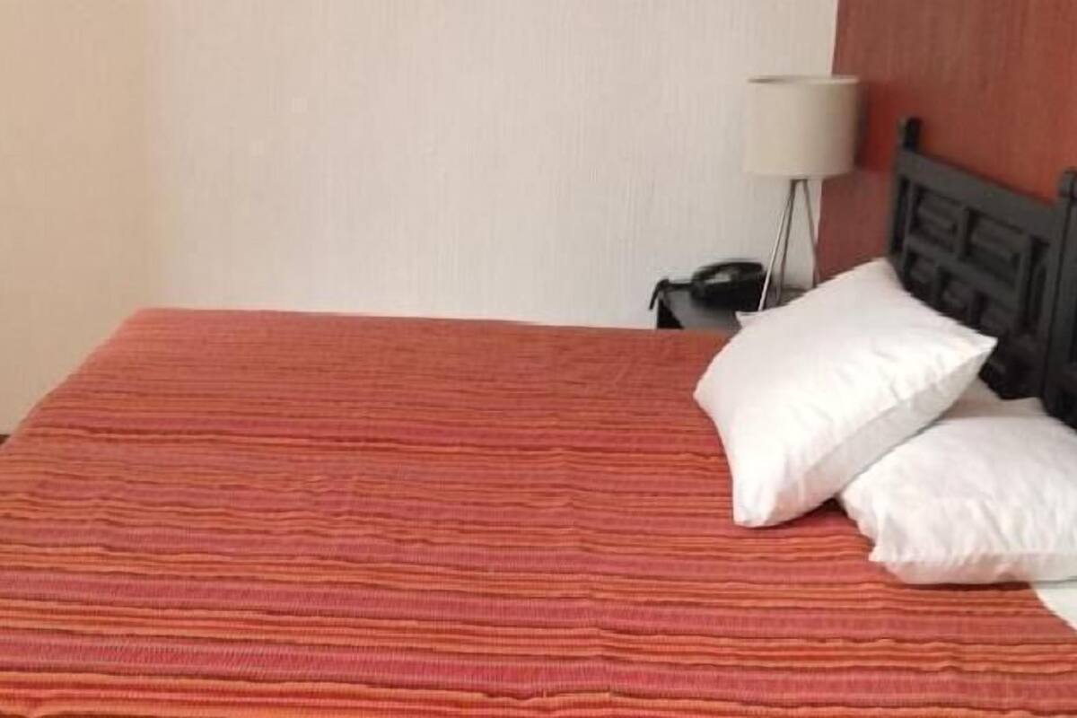 1 bedroom, in-room safe, WiFi (free)