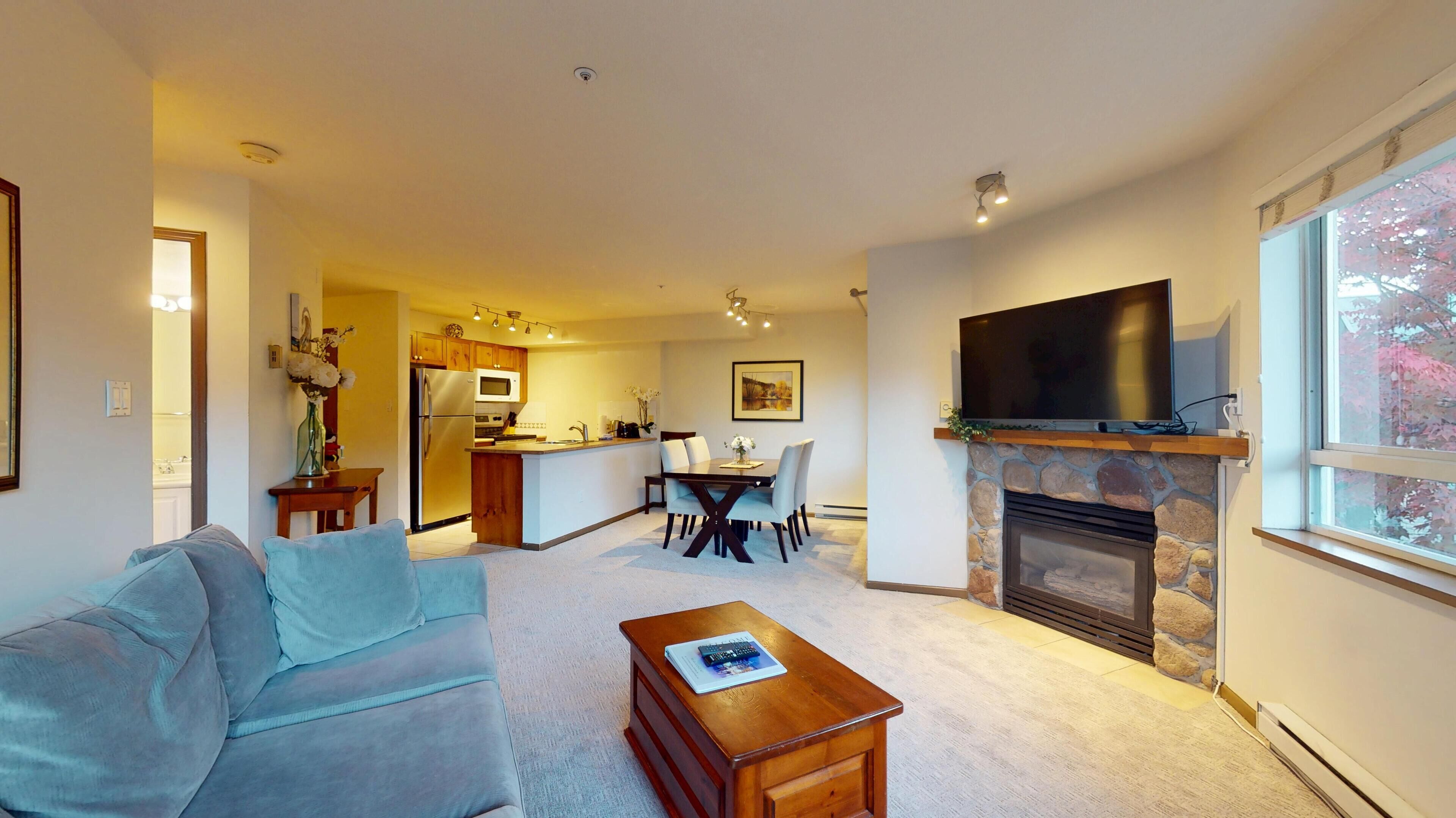 Standard Condo, Mountain View, Mountainside (BL307) | Living area | Flat-screen TV, fireplace, DVD player