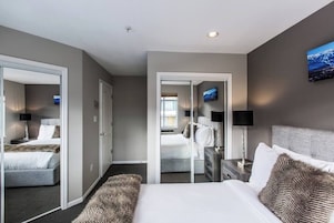 Luxury Apartment, 2 Bedrooms (EL429) | 1 bedroom, premium bedding, individually decorated