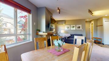 Suite Luxe, 1 chambre (DL341) | Restauration dans la chambre