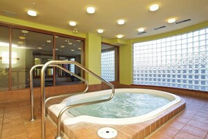 Bañera de hidromasaje interior