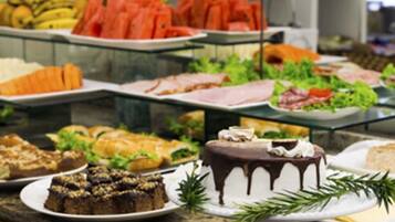 Free daily buffet breakfast