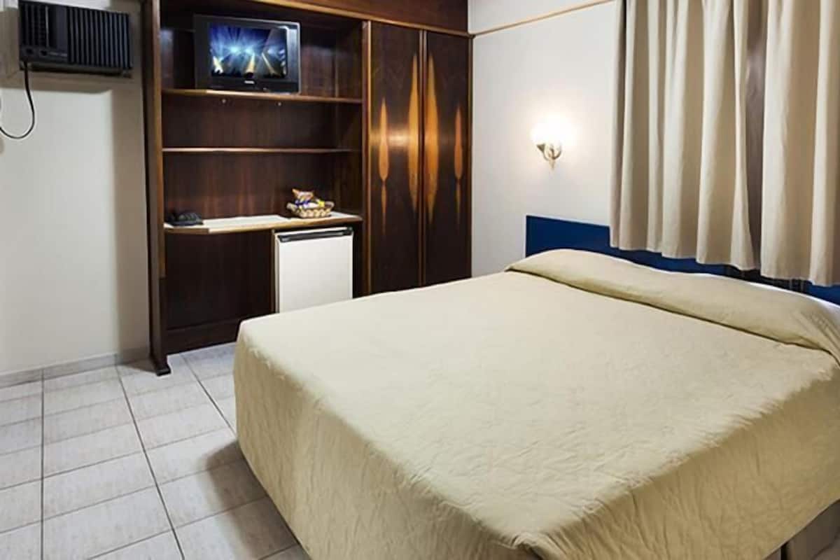 Minibar, in-room safe, desk, blackout drapes