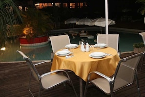 Breakfast, lunch and dinner served - Hotel Barão Geraldo (Campinas)