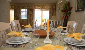 Family dining - Seabliss Villa (Fryers Well)