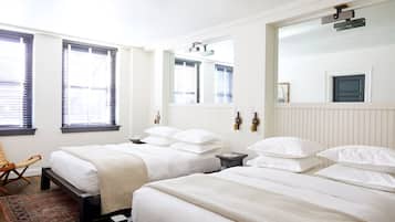 The Gang Room, Two Queen Beds | 高級寢具、舒適加層、迷你吧、獨特裝潢