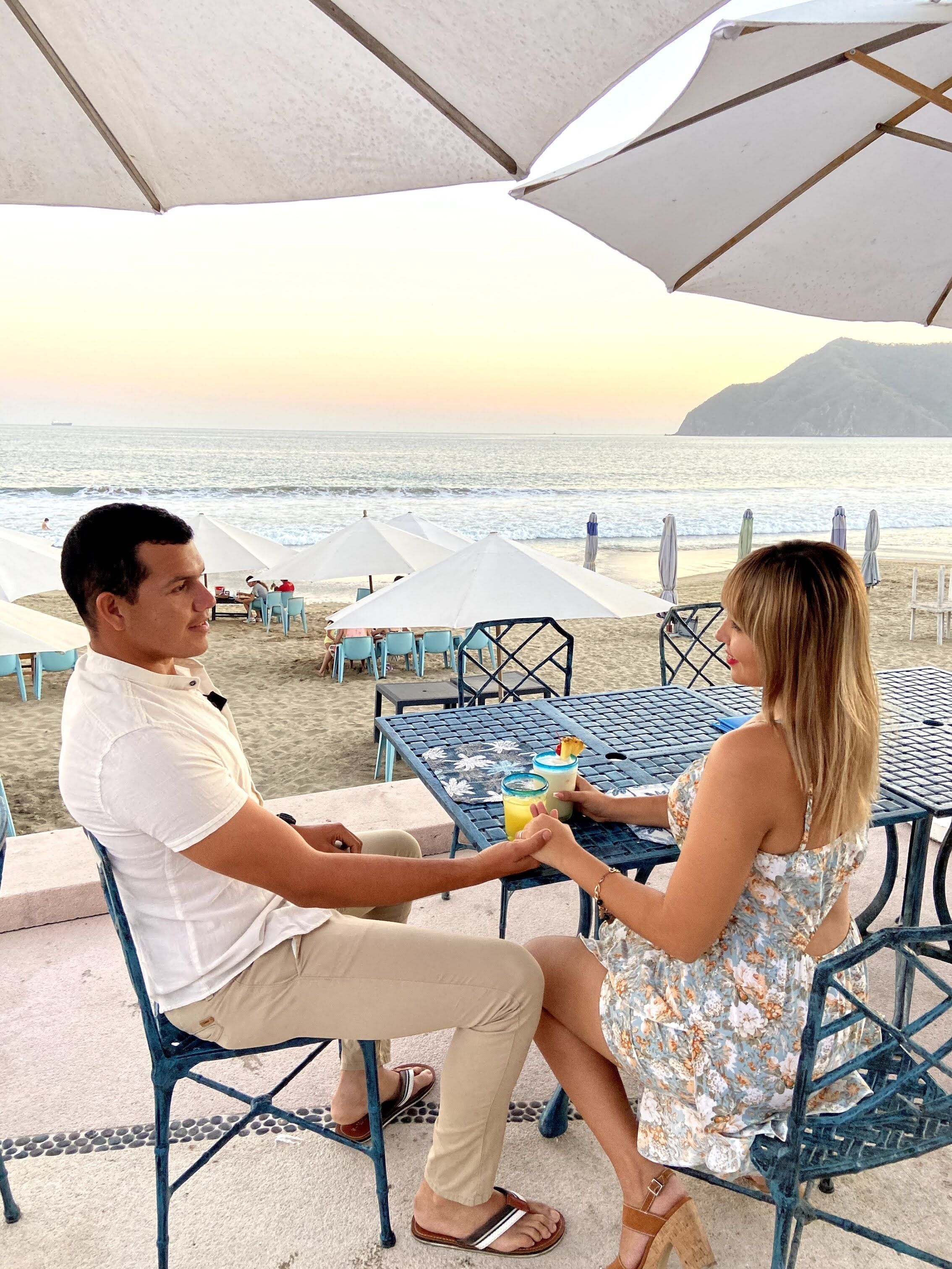 breakfast, lunch, dinner served; international cuisine