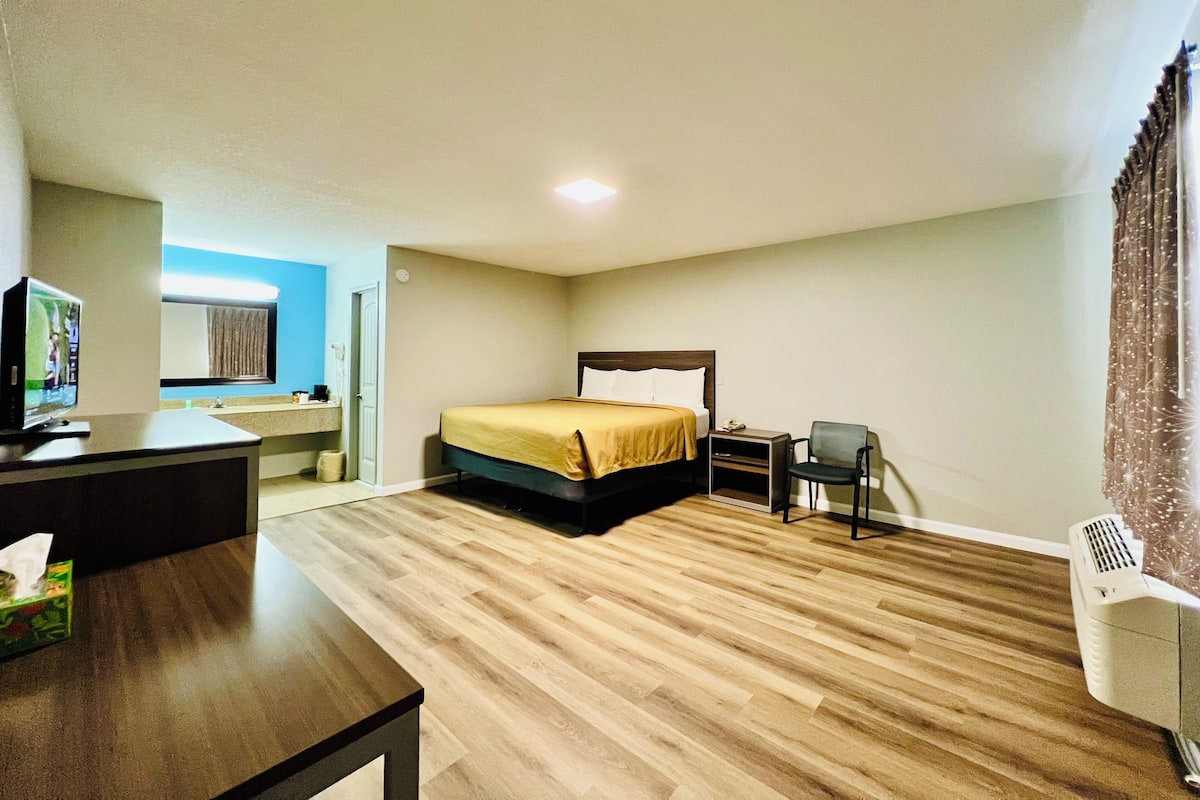 Standard Room, 1 King Bed, Non Smoking