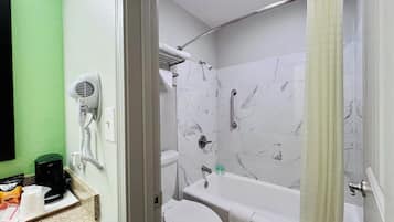 花灑/浴缸組合、免費梳洗用品、風筒、提供毛巾