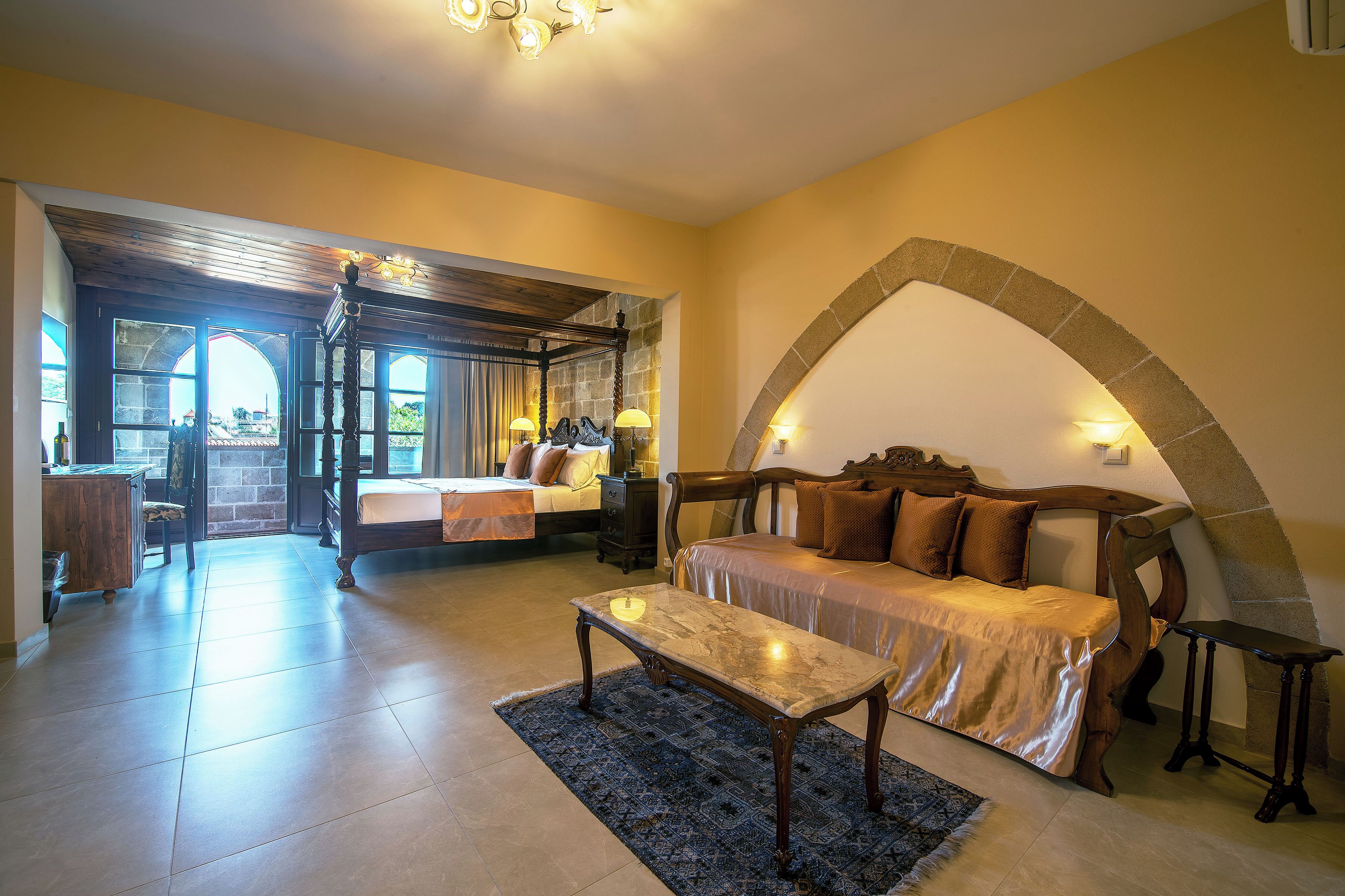 高級套房, 陽台, 城市景觀 | 1 間臥室、獨特裝潢、布置獨特、熨斗/熨衣板