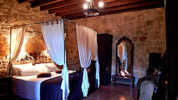 Room, Annex Building (Medieval) | 1 bedroom, individually decorated, individually furnished