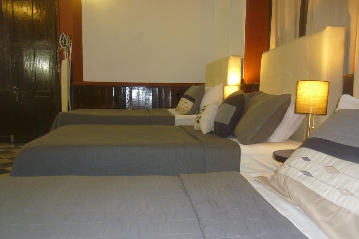 Tripla Standard, 1 camera da letto | Una cassaforte in camera, ferro/asse da stiro, Wi-Fi gratuito, lenzuola