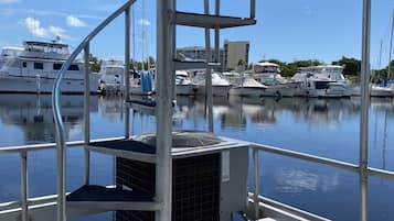 Manatee: Luxury Bungalow, 4 Bedrooms, Bay View | Balcony