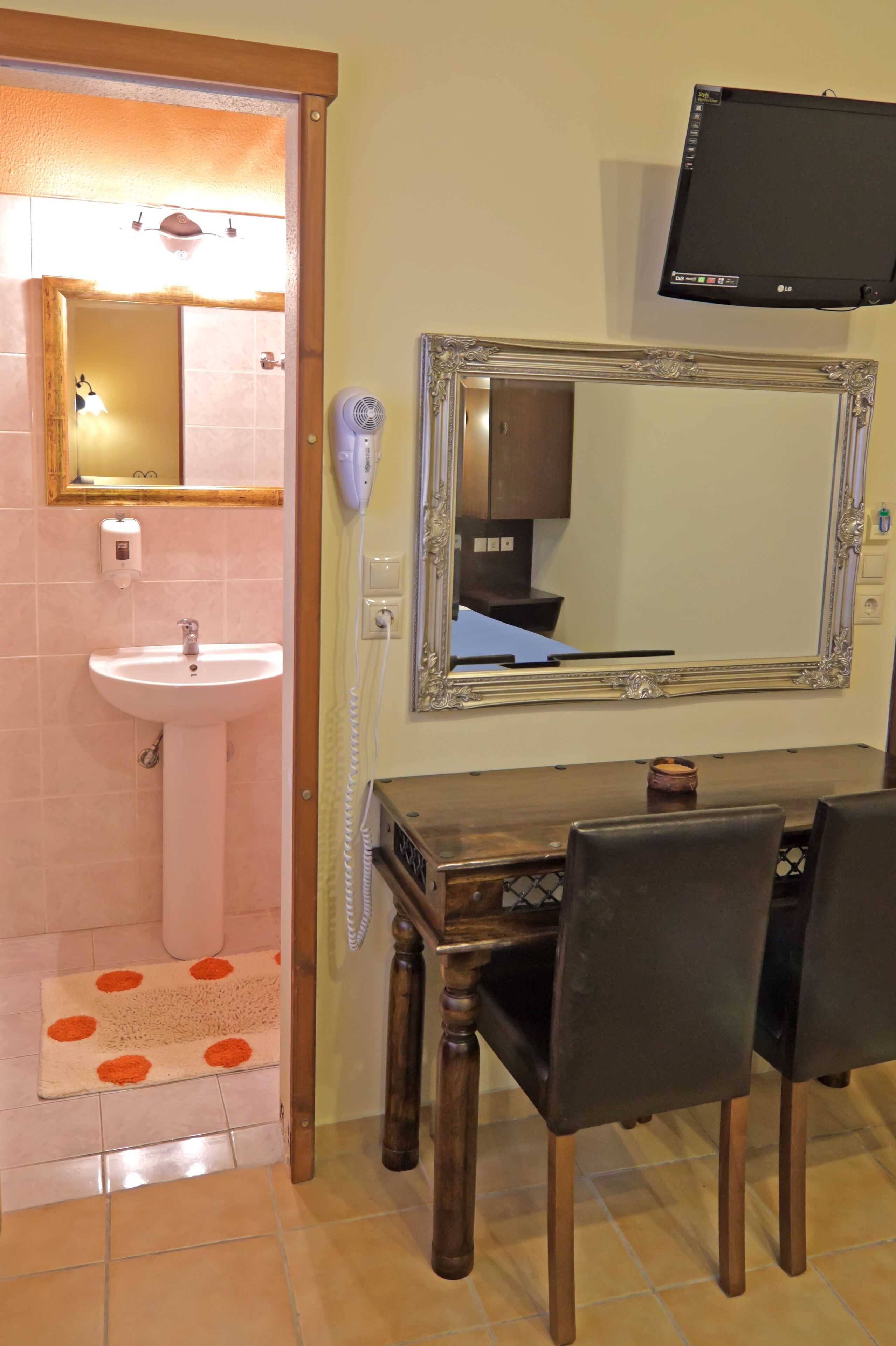 Foto - Minos Pension