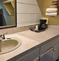 Basic Single Room, 1 King Bed, Non Smoking, Refrigerator & Microwave | Premium bedding, desk, iron/ironing board, free WiFi