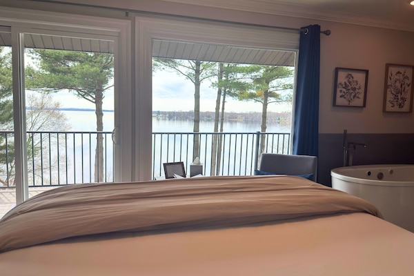 Serenity | Premium bedding, individually decorated, individually furnished