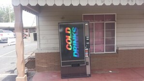 Vending machine - XIT Ranch Motel (Dalhart)