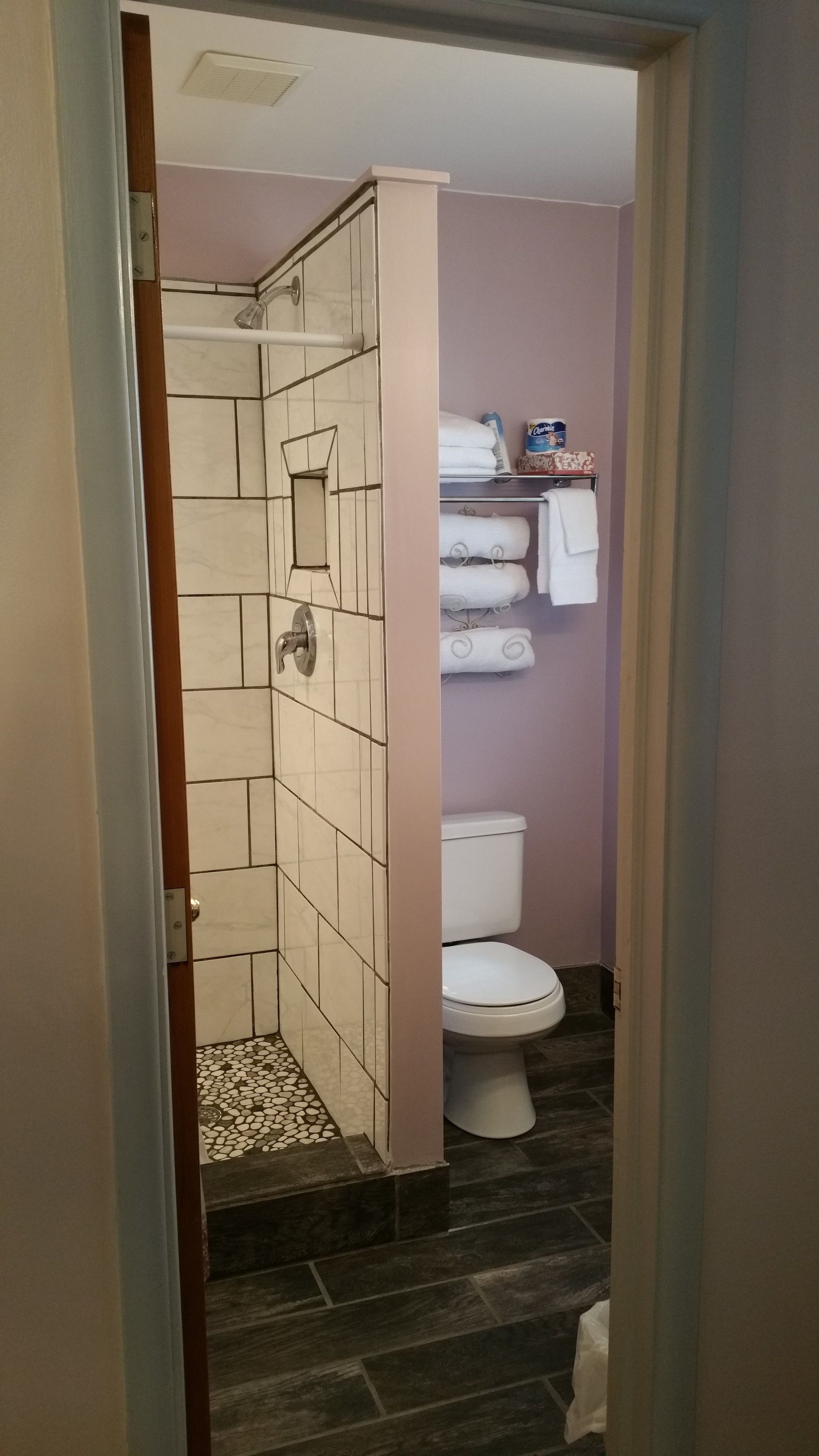 standard double room, 2 double beds | bathroom | free toiletries, hair dryer