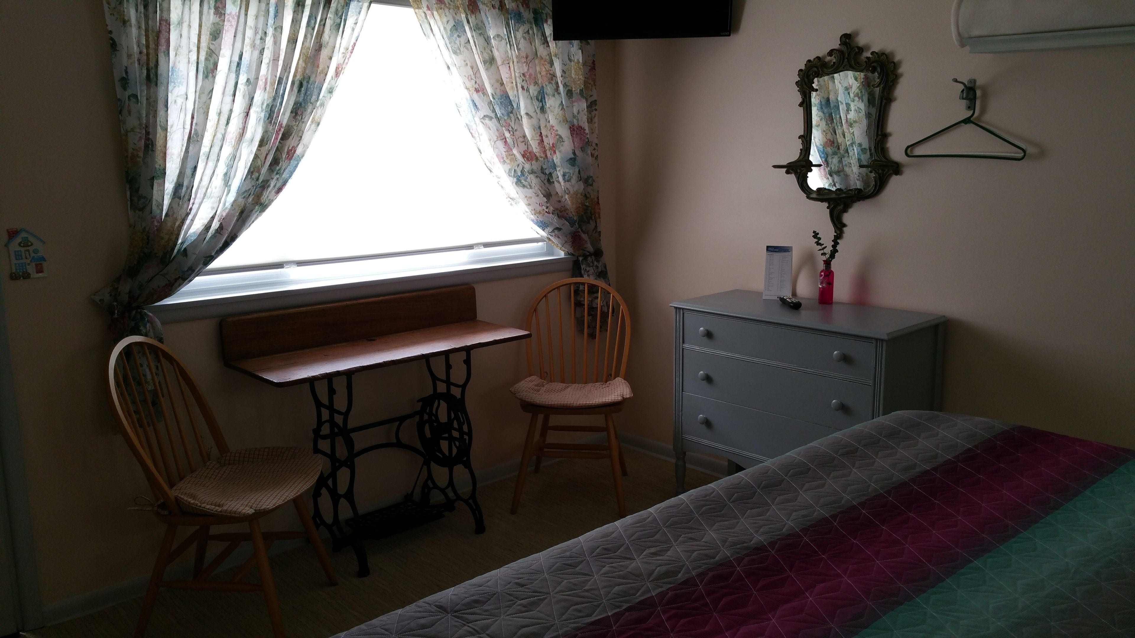 basic room, 1 king bed | 1 bedroom